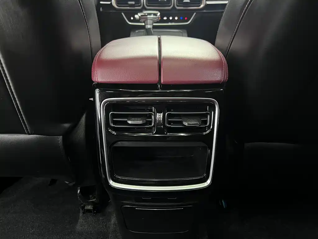 JETOUR X70 PLUS 2022 1.5T CVT 7 мест