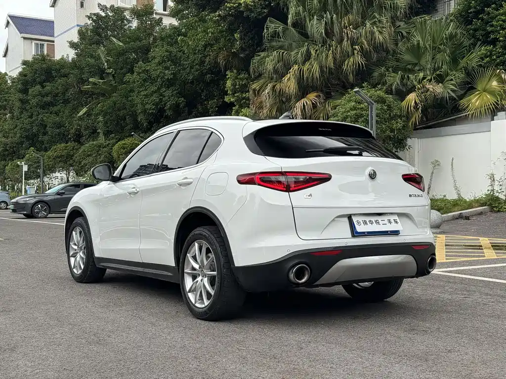 Alfa Romeo Stelvio — миниатюра 4