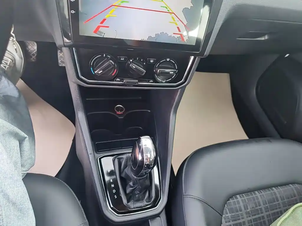 Volkswagen Jetta — миниатюра 14