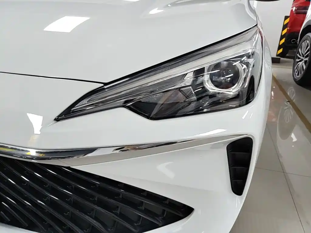 Roewe i5 — миниатюра 24