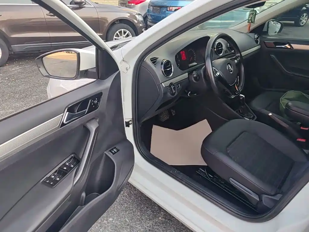 Volkswagen Jetta — миниатюра 16