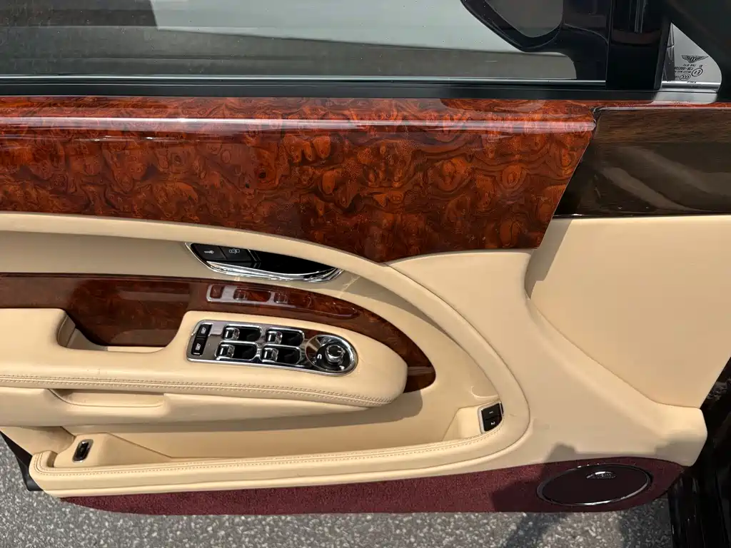 Bentley Mulsanne — миниатюра 19