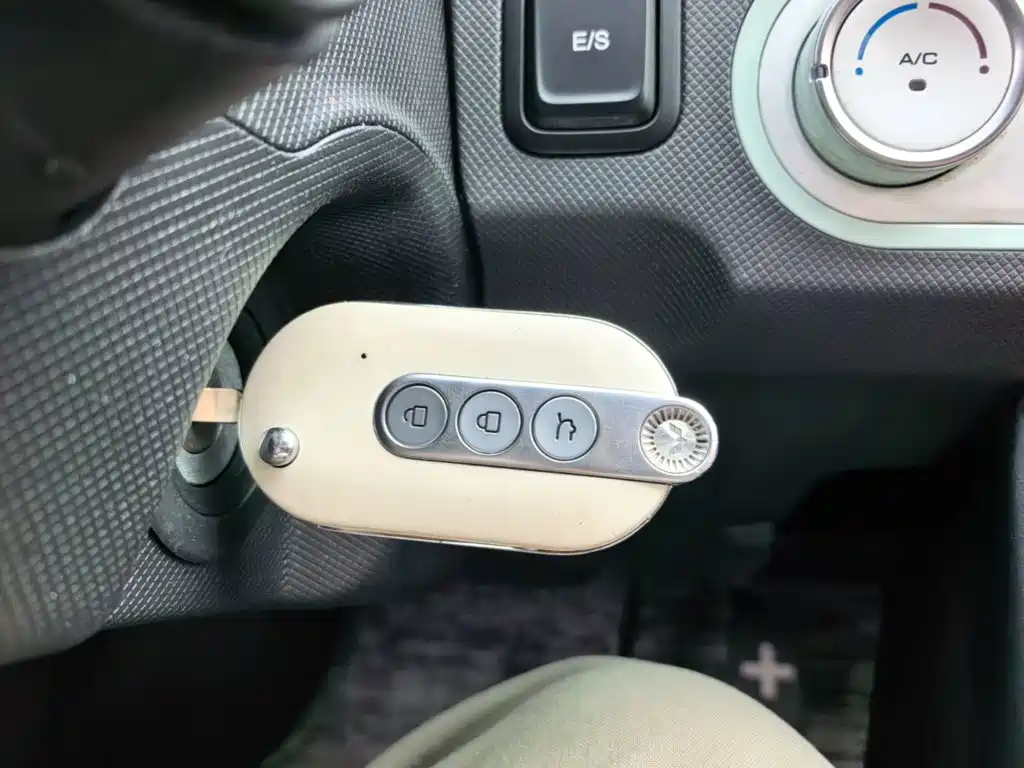 Wuling MINIEV — миниатюра 9