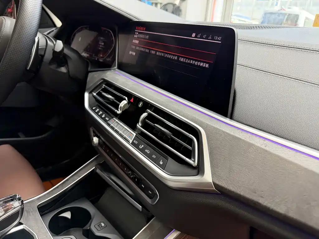 BMW X5 (Import) — миниатюра 11