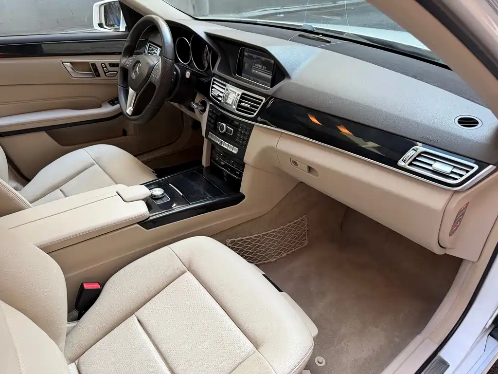 Mercedes-Benz E-Class — миниатюра 7