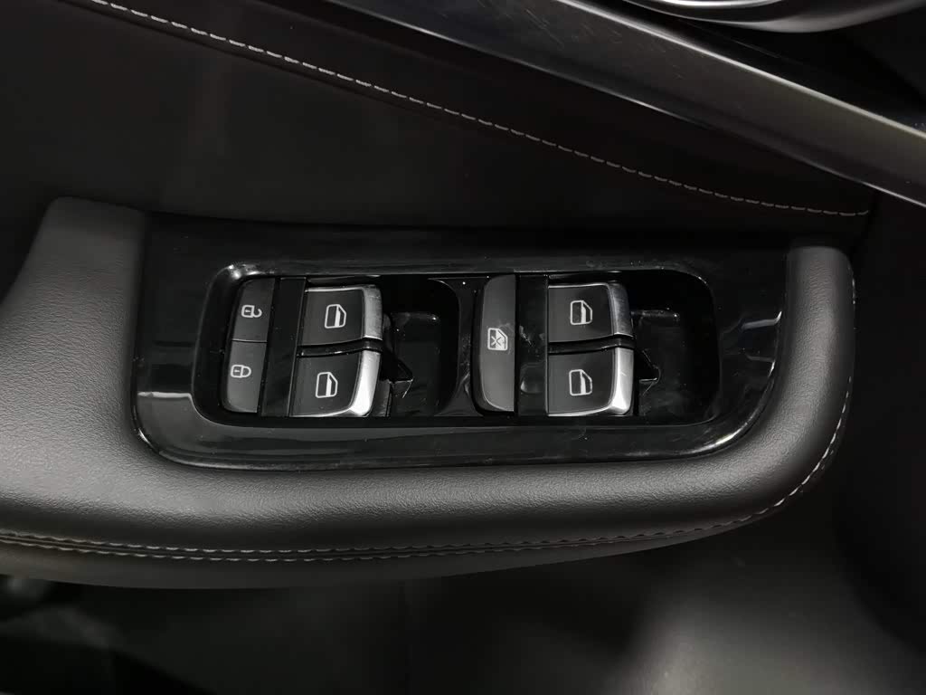 Jetour Jetour X70 1.5 л 2021 г. Белый, пробег 32300 км