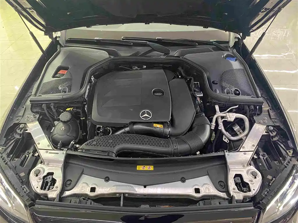 Mercedes-Benz E-Class — миниатюра 14