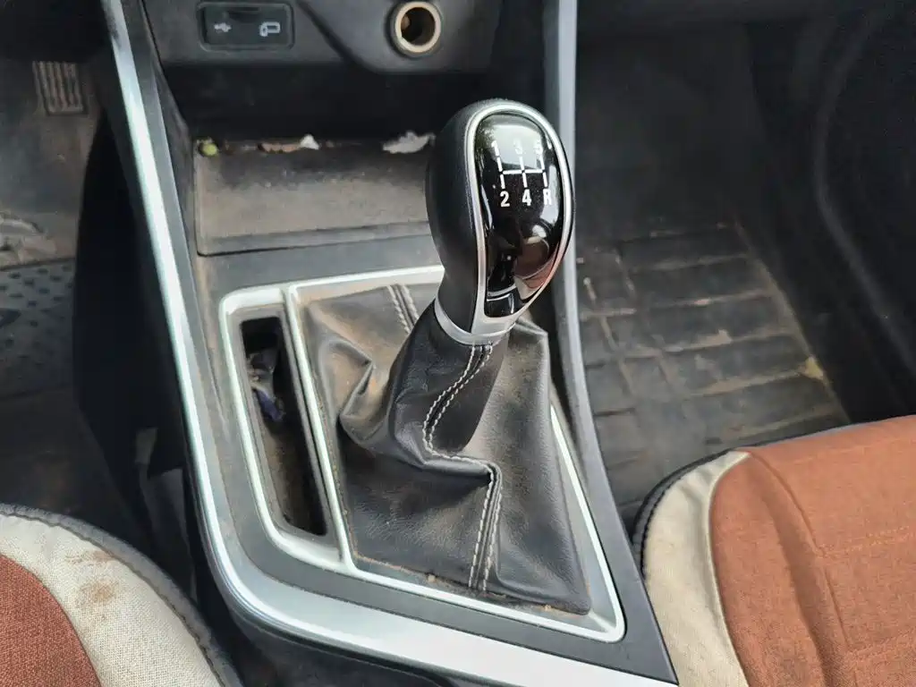Geely Vision X3 — миниатюра 10