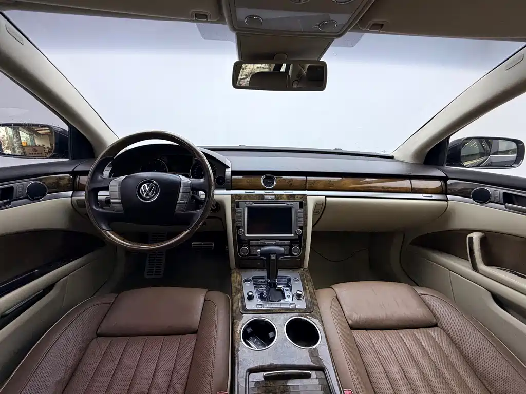 Volkswagen Phaeton 3.6L V6 4 seats Extended Individual Edition, фото 16