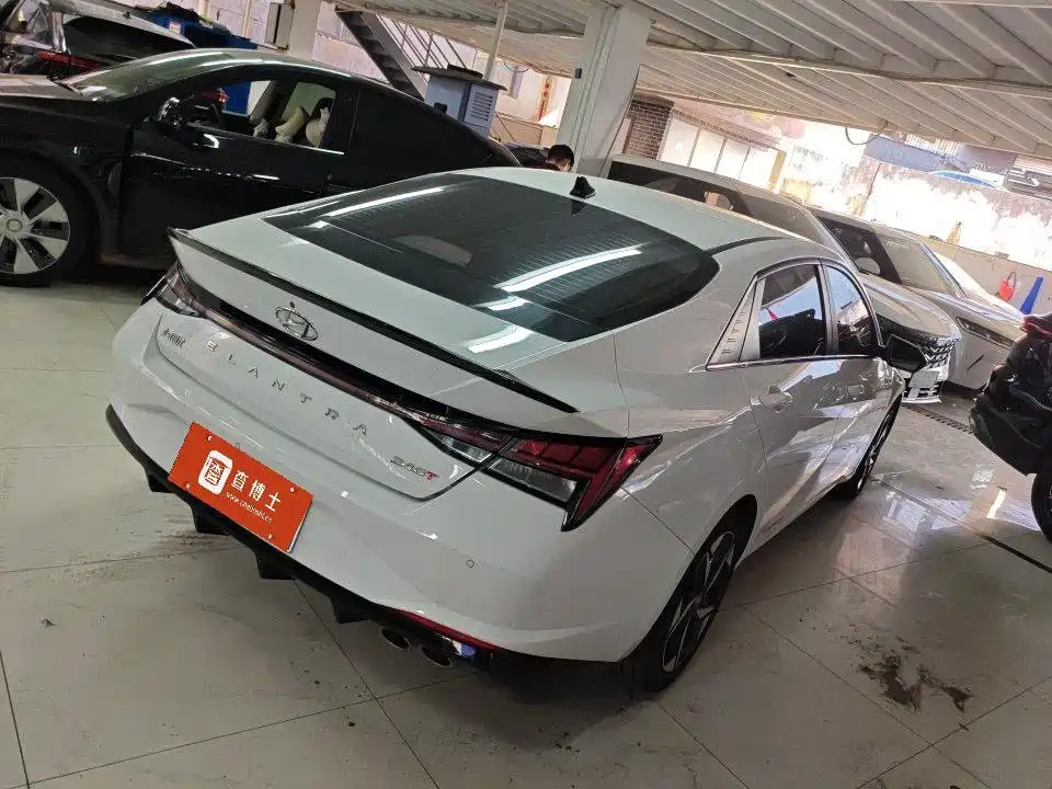 Hyundai Elantra — миниатюра 2