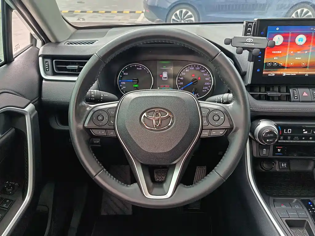 Toyota Wildlander 2022 2.5L E-CVT Luxury