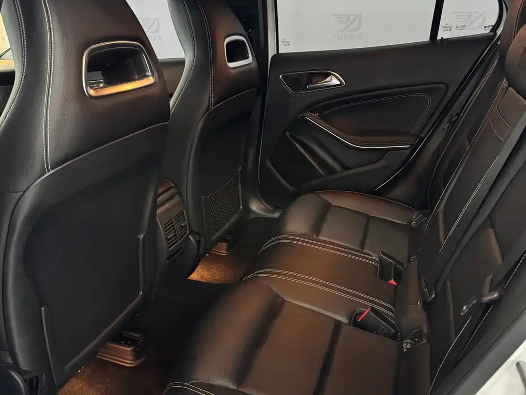 Mercedes-Benz GLA — миниатюра 5