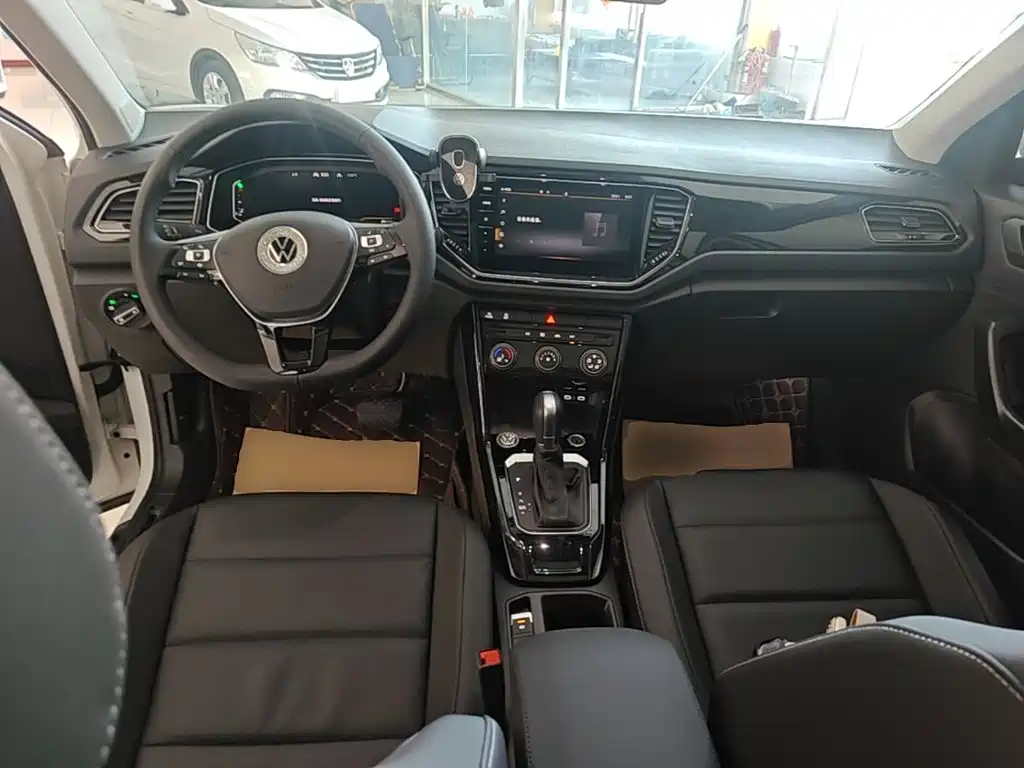Volkswagen T-Roc — миниатюра 10
