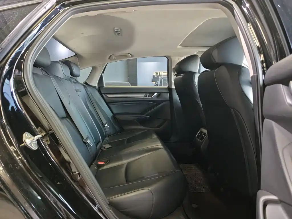 Honda Accord — миниатюра 7