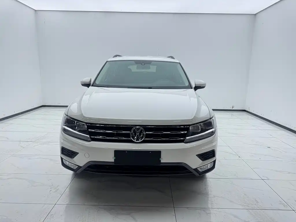 Volkswagen Tiguan L — миниатюра 2