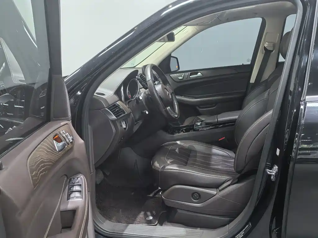 Mercedes-Benz GLE (Import) — миниатюра 16