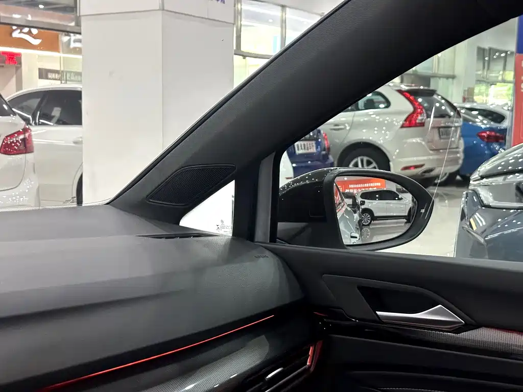 Volkswagen Golf — миниатюра 9