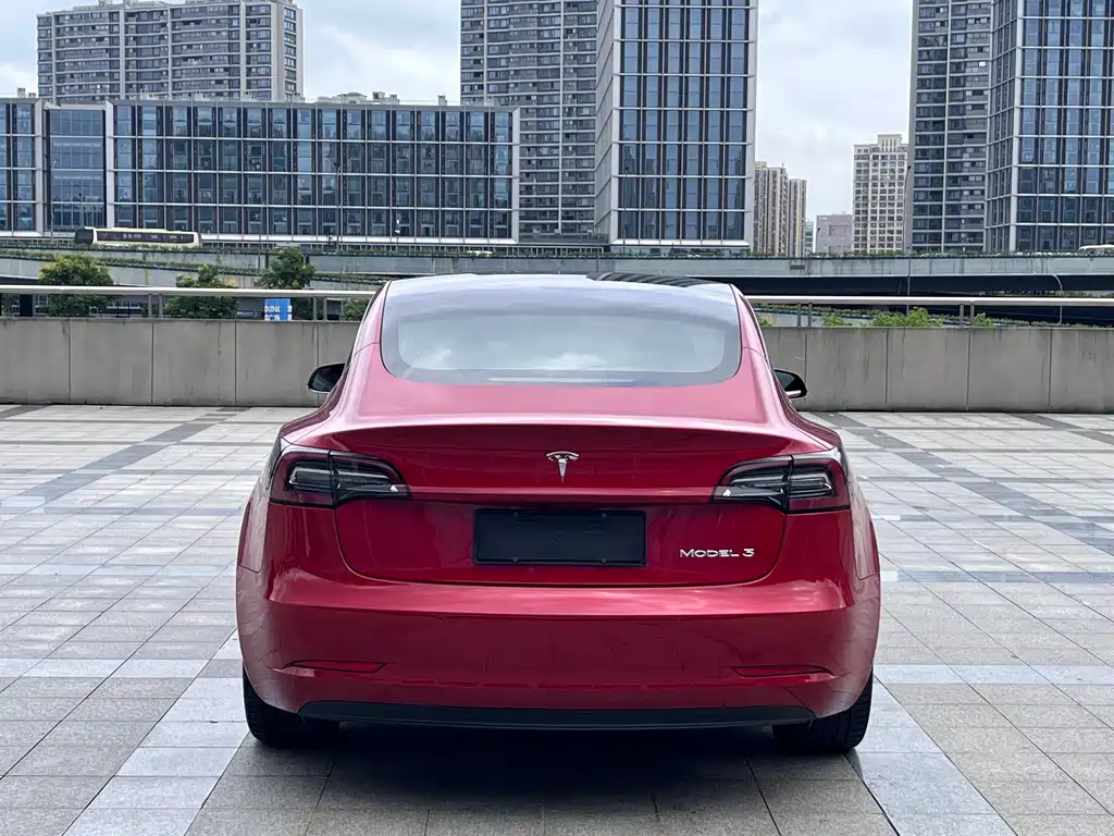 Tesla Model 3 — миниатюра 6