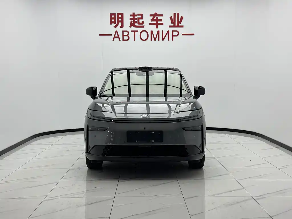 Toyota bZ3X - фото 2