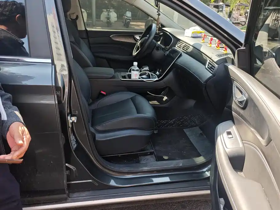 Roewe RX5 — миниатюра 8