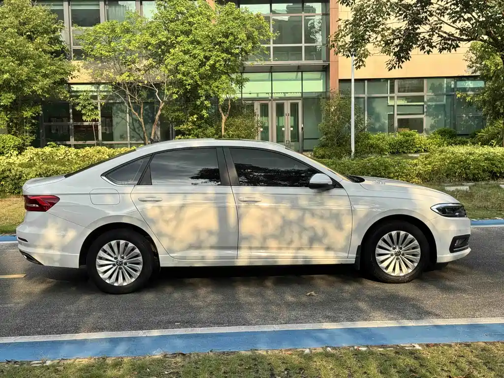 Volkswagen Lavida — миниатюра 7