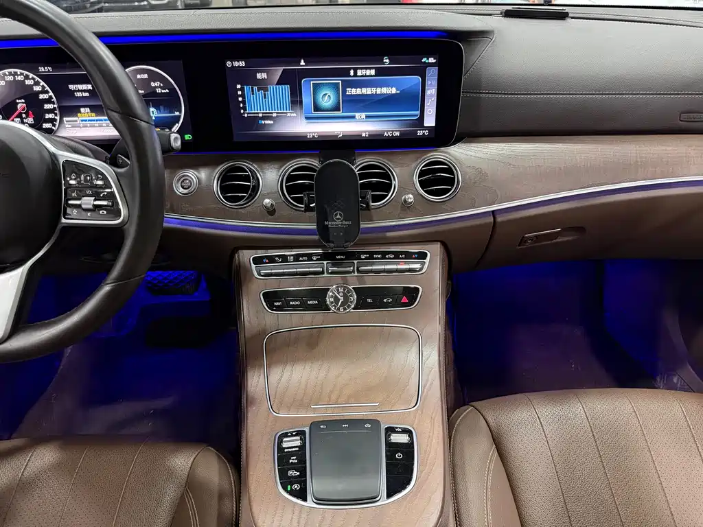 Mercedes-Benz E-Class — миниатюра 9