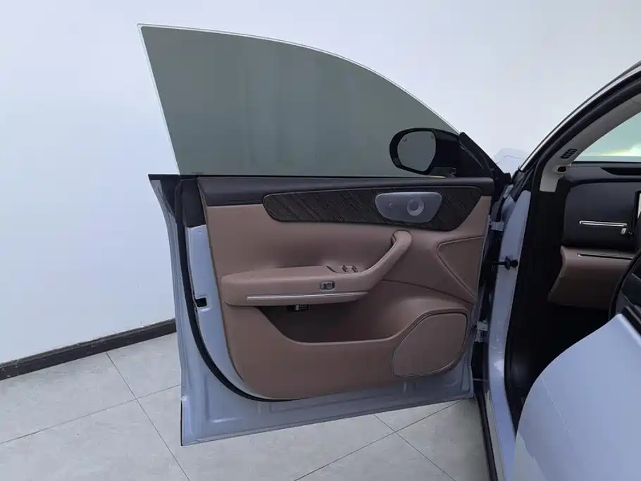 Leapmotor Leapmotor C11 — миниатюра 7