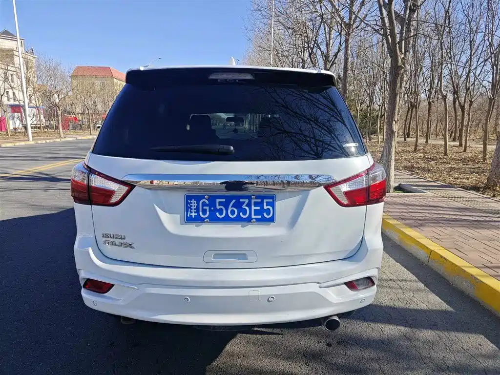 ISUZU MU X SHEPHERD RANGER