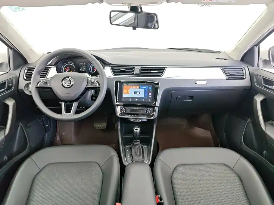 Skoda Rapid — миниатюра 12