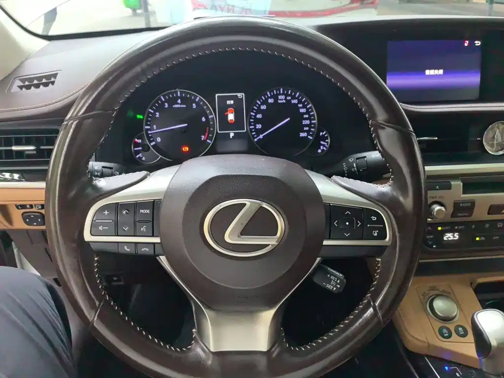Lexus ES — миниатюра 3