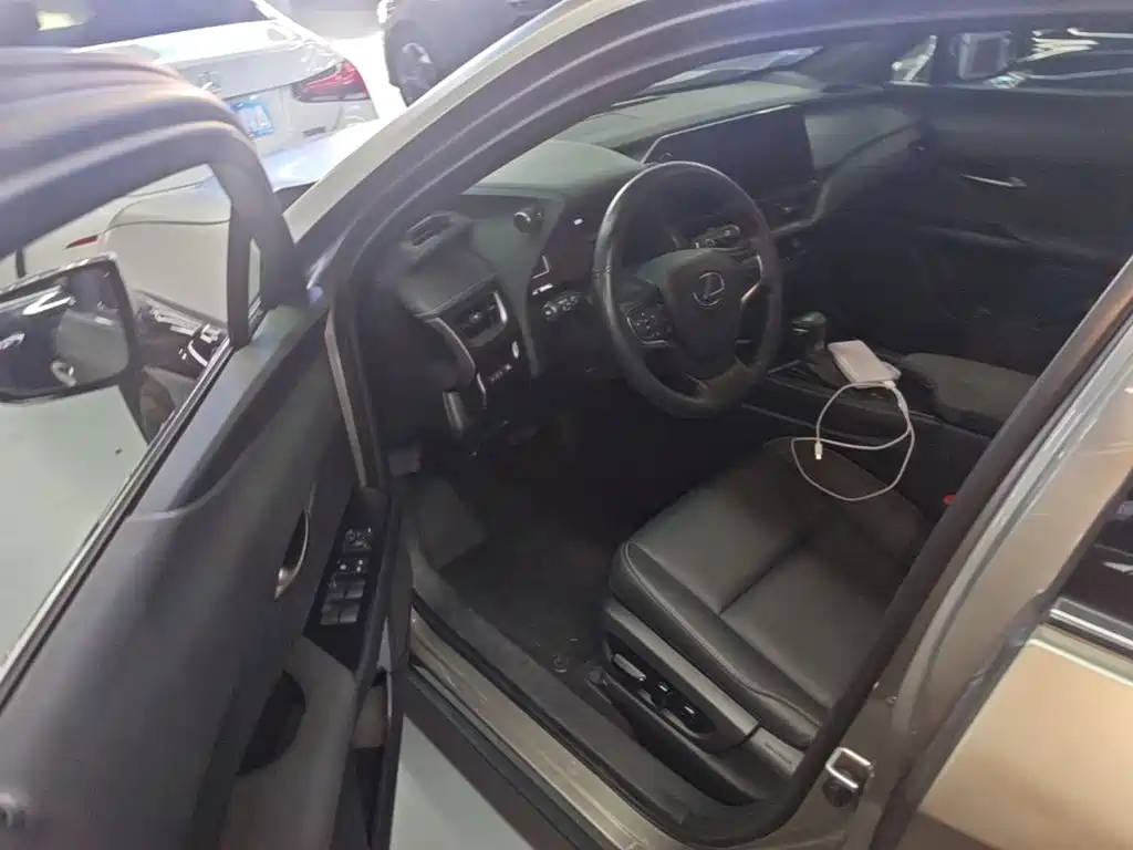 Lexus UX — миниатюра 16