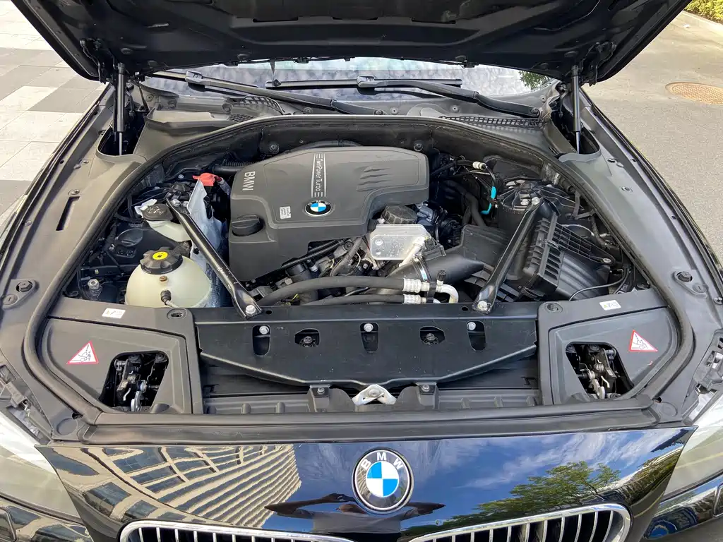BMW 5 Series — миниатюра 20