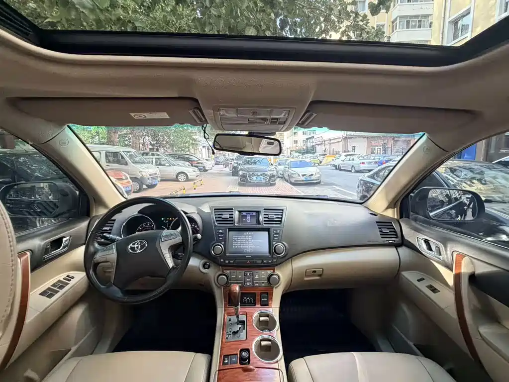Toyota Highlander — миниатюра 8