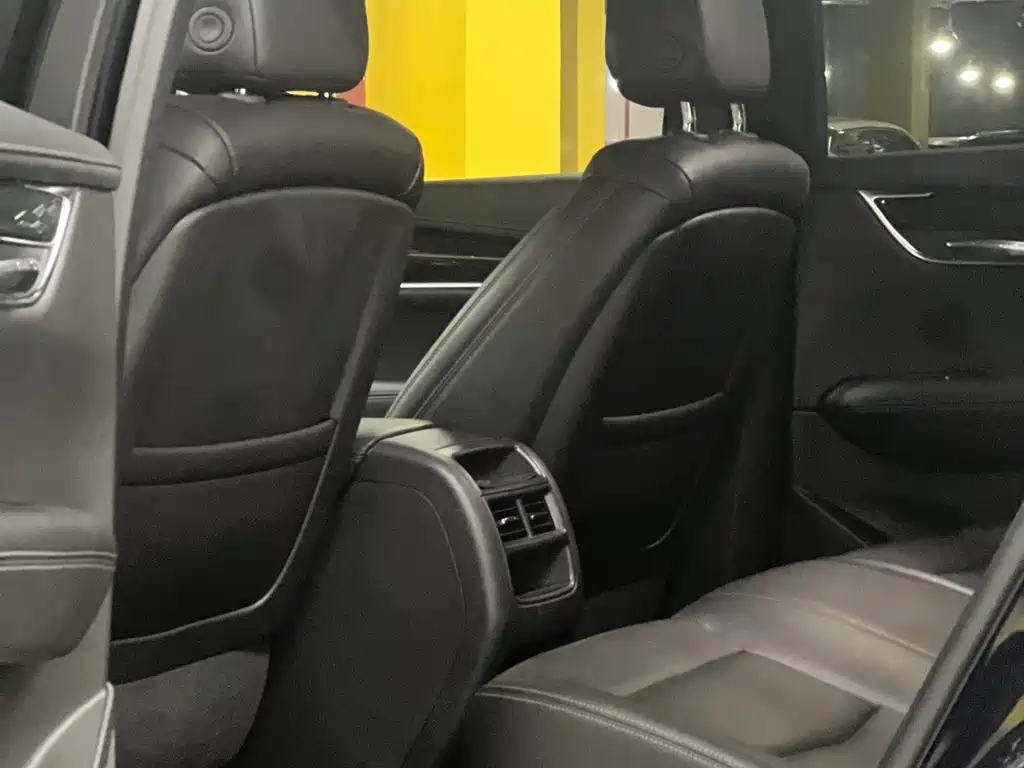 Cadillac XT5 — миниатюра 5