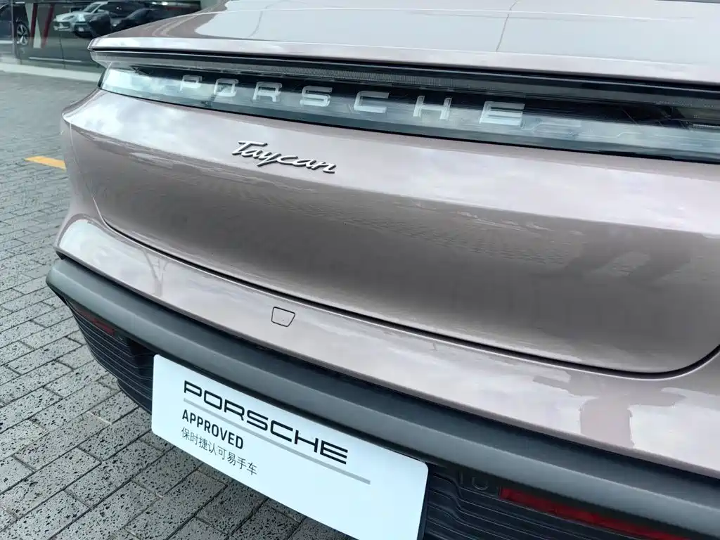 Porsche Taycan — миниатюра 18