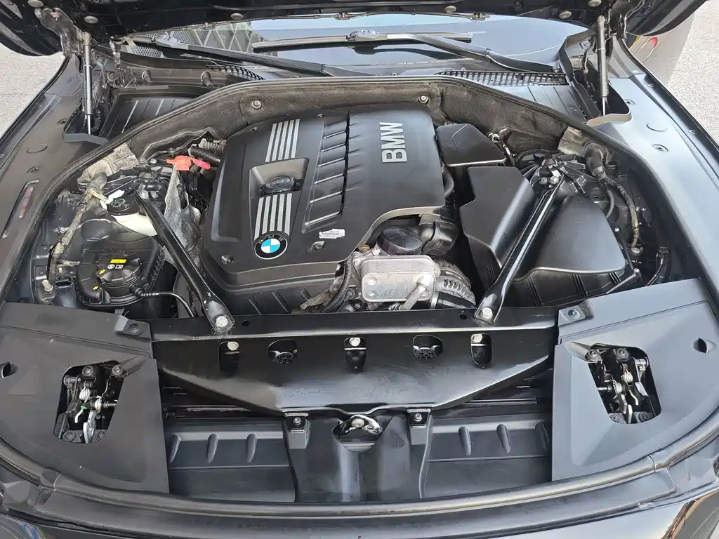 BMW 7 Series — миниатюра 14