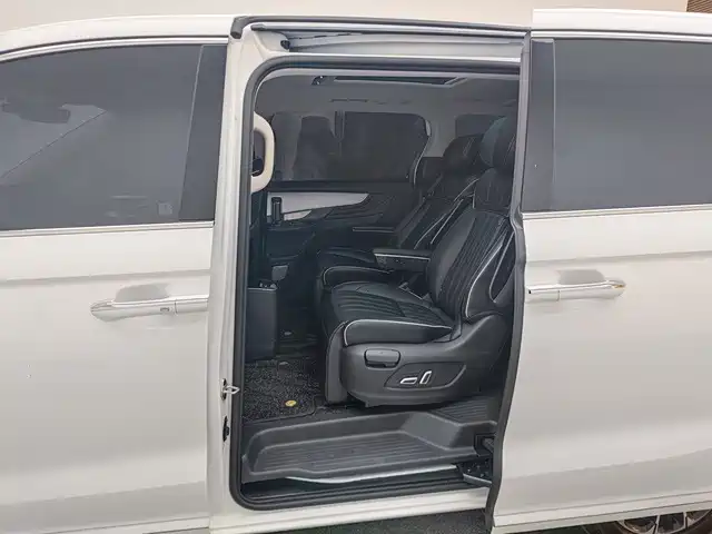 Roewe iMAX8 — миниатюра 6