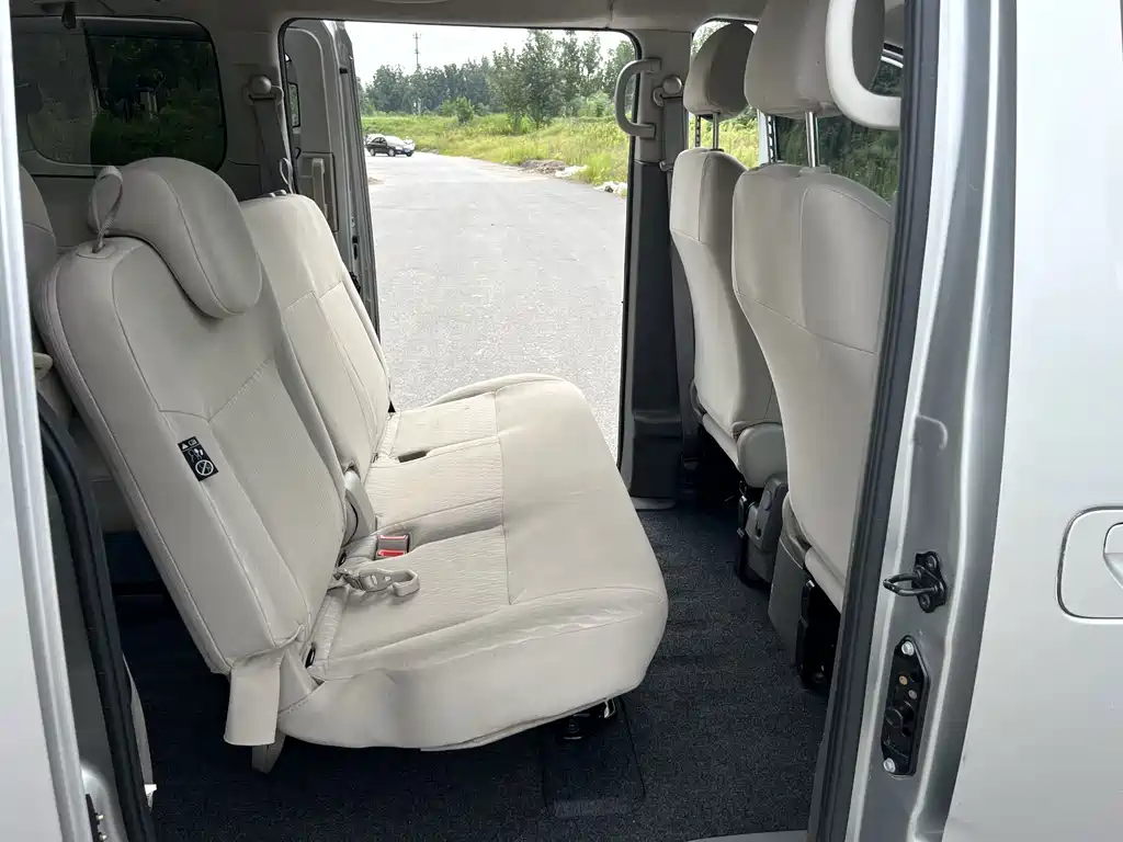 Nissan NV200 — миниатюра 16