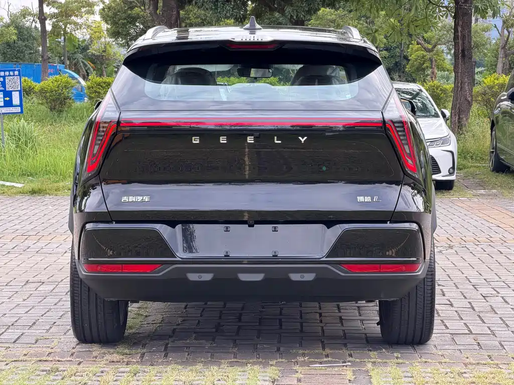Geely Boyue L — миниатюра 7