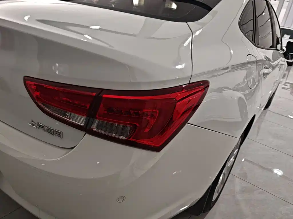 Buick Verano — миниатюра 8