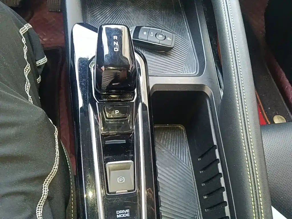 Geely Binyue — миниатюра 14