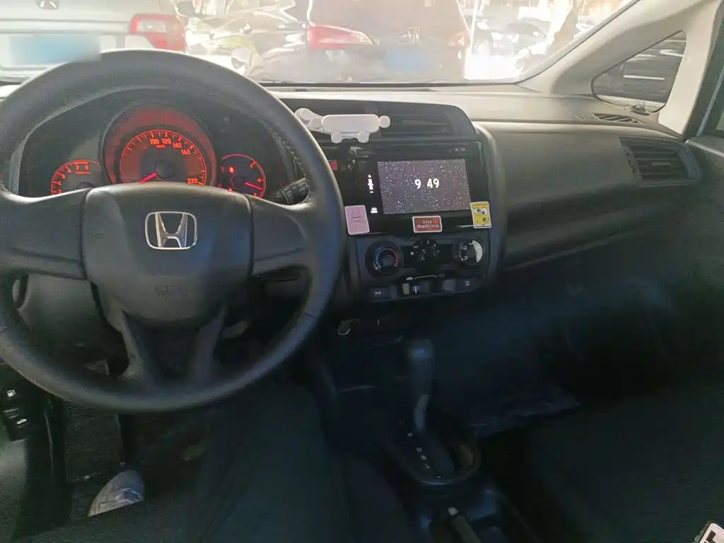 Honda Fit — миниатюра 10