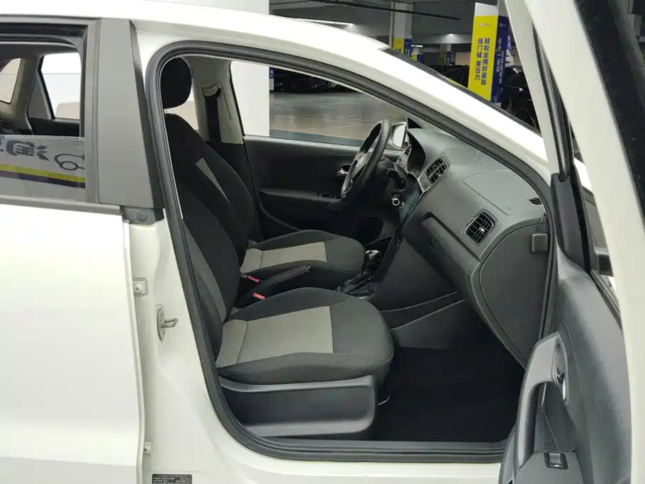 Volkswagen Polo — миниатюра 8
