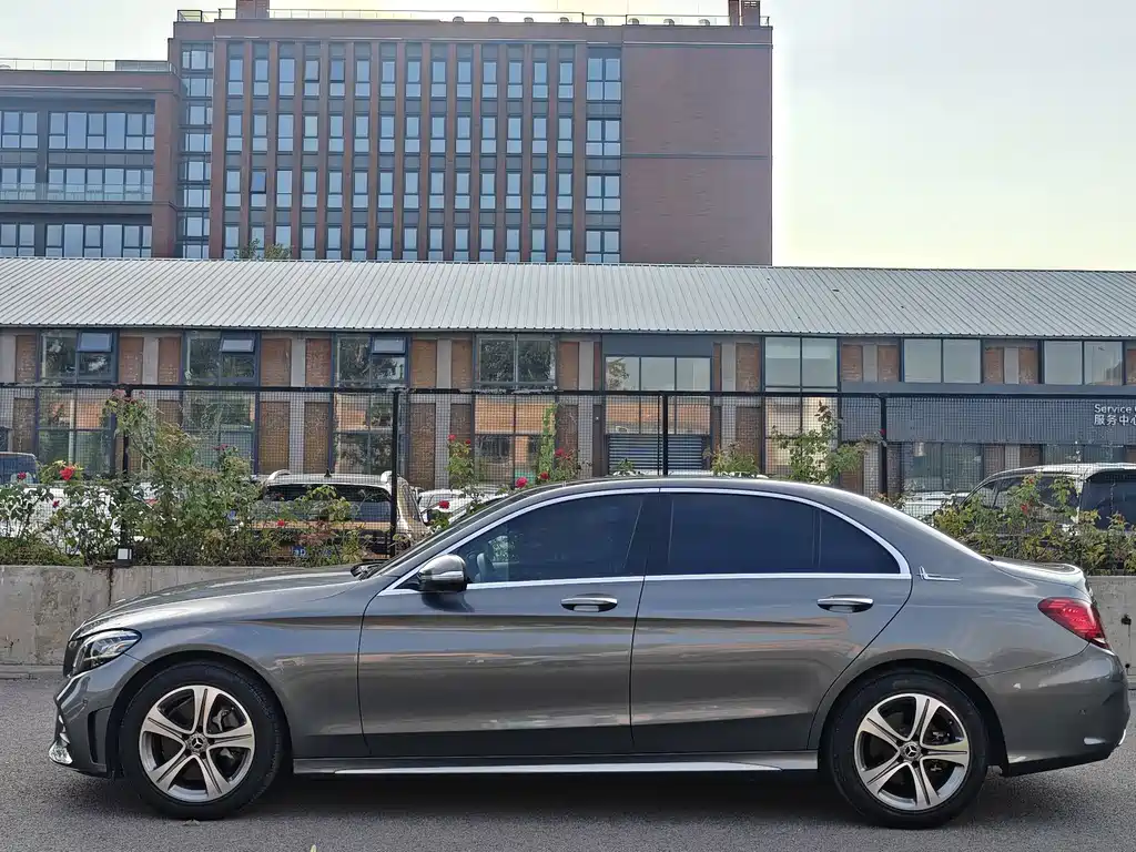 Mercedes-Benz C-Class — миниатюра 7