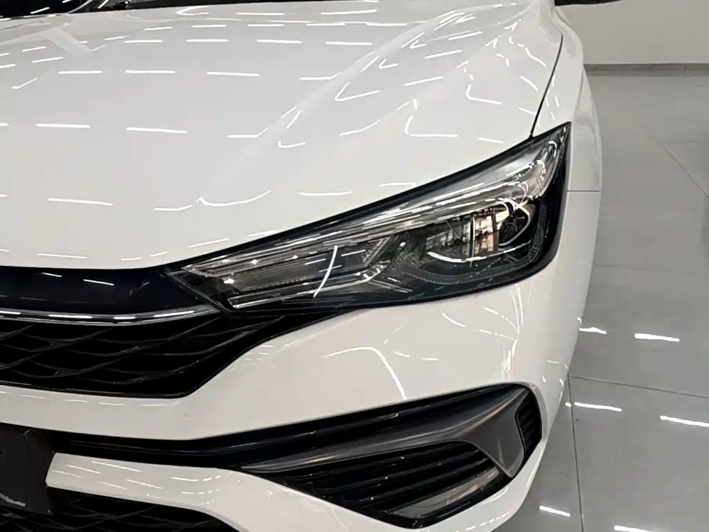 Roewe i5 — миниатюра 24