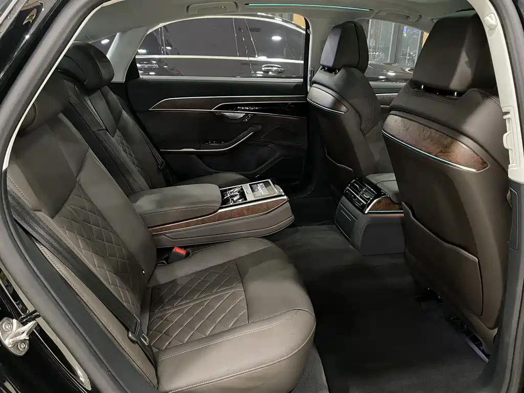 Audi A8 — миниатюра 10