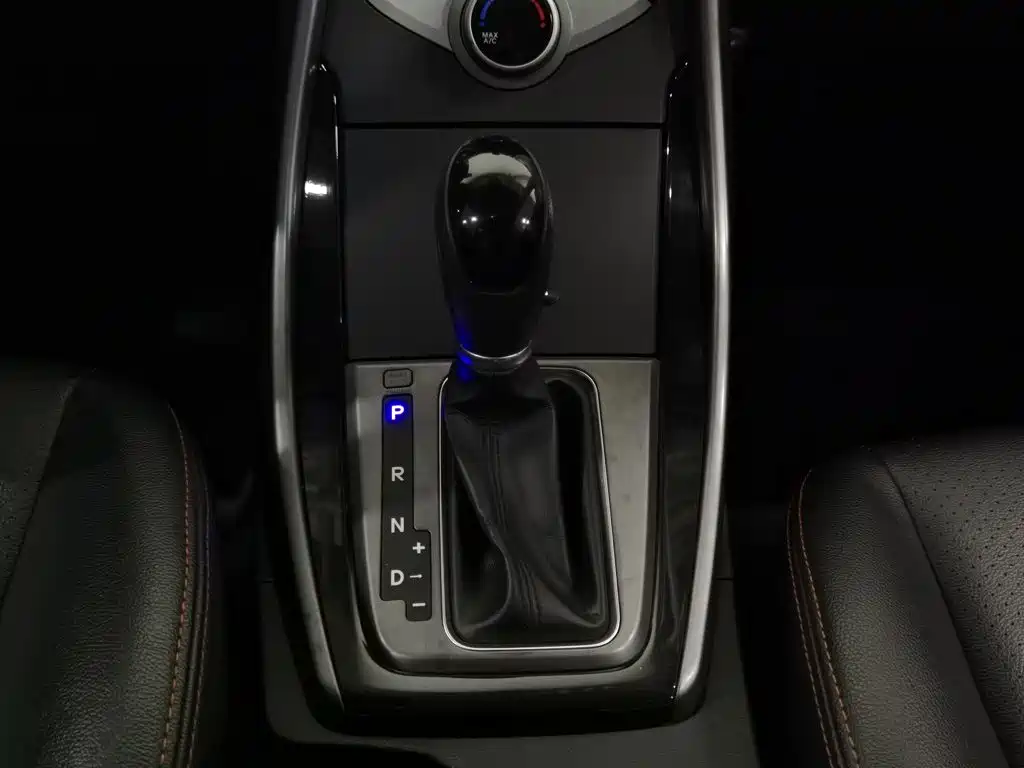 Hyundai Elantra Langdong — миниатюра 13