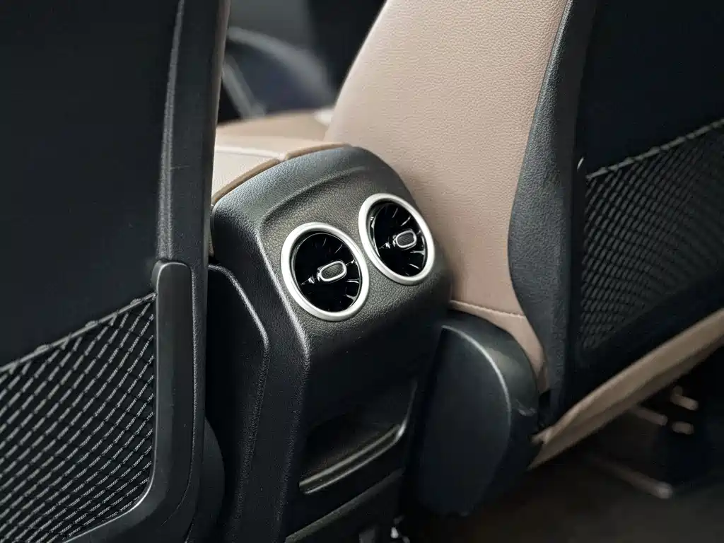 Mercedes-Benz GLB — миниатюра 14