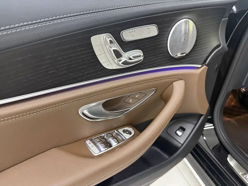 Mercedes-Benz E-Class — миниатюра 9