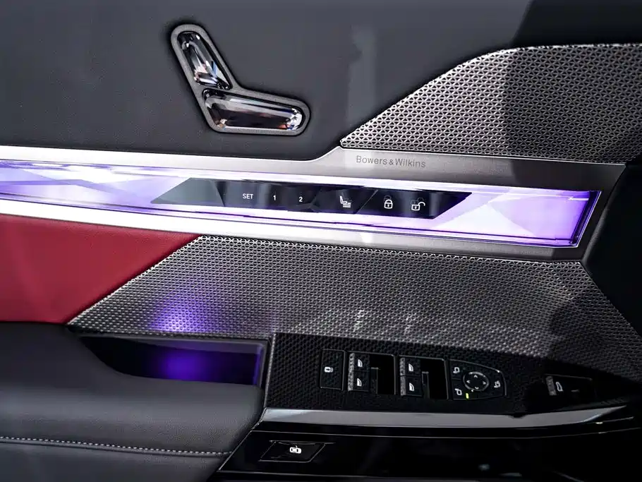 BMW 7 Series — миниатюра 27